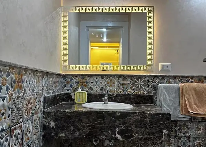 Sunset Pearl 2 Bedroom With Balcony And A Sea View Apartment