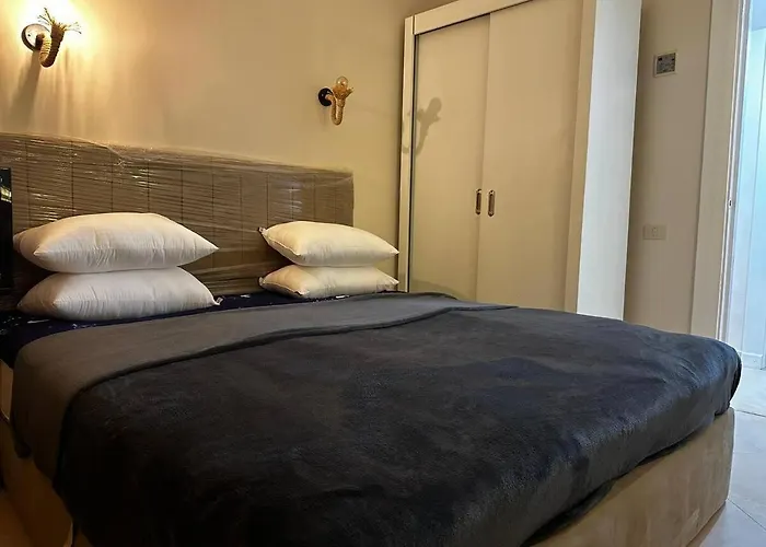 Sunset Pearl 2 Bedroom With Balcony And A Sea View *